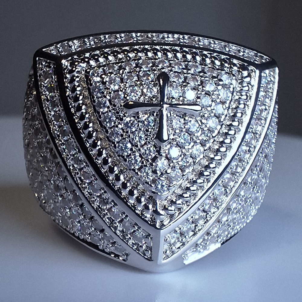 1.6ctw Rhodium Plated Moissanite Diamond Ring Size 8  (Passes The Diamond Teste